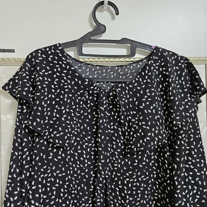 [BUNJANG] Black Polka Dot Pattern Blouse / 블랙 땡땡이 패턴 블라우스
