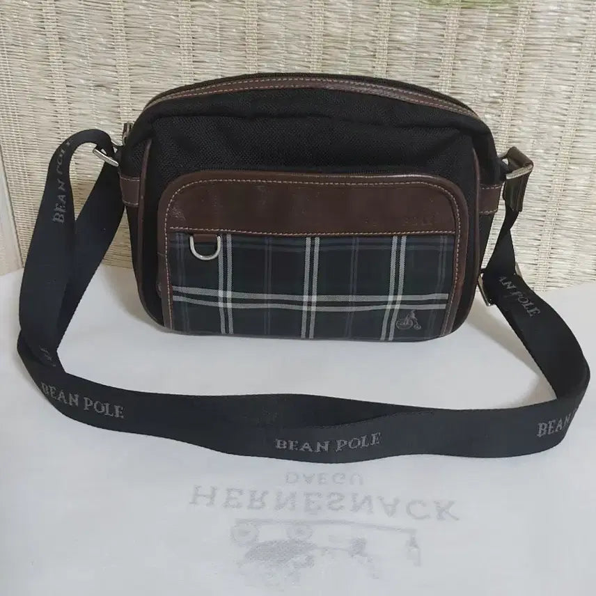 [BUNJANG] Beanpole Check Crossbody Bag / 빈폴 체크 크로스백