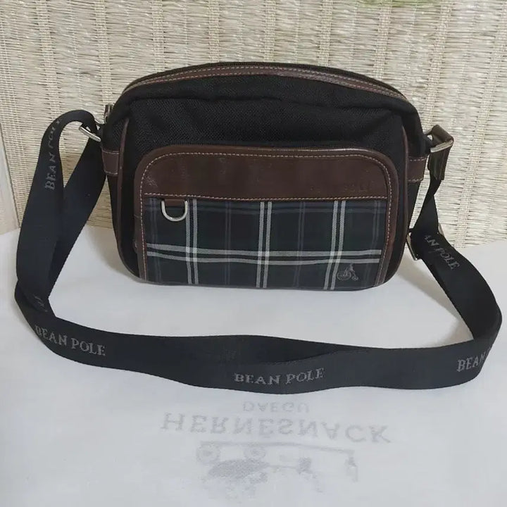 [BUNJANG] Beanpole Check Crossbody Bag / 빈폴 체크 크로스백