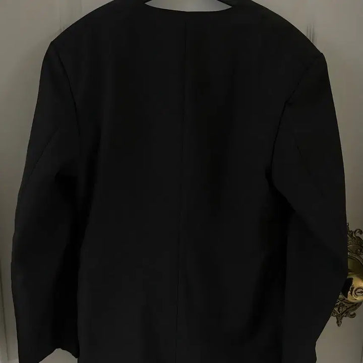 [BUNJANG] AMomento Round Neck Padded Jacket / 아모멘토 라운드 넥 패디드 자켓[ROUND NECK PADDED JACK