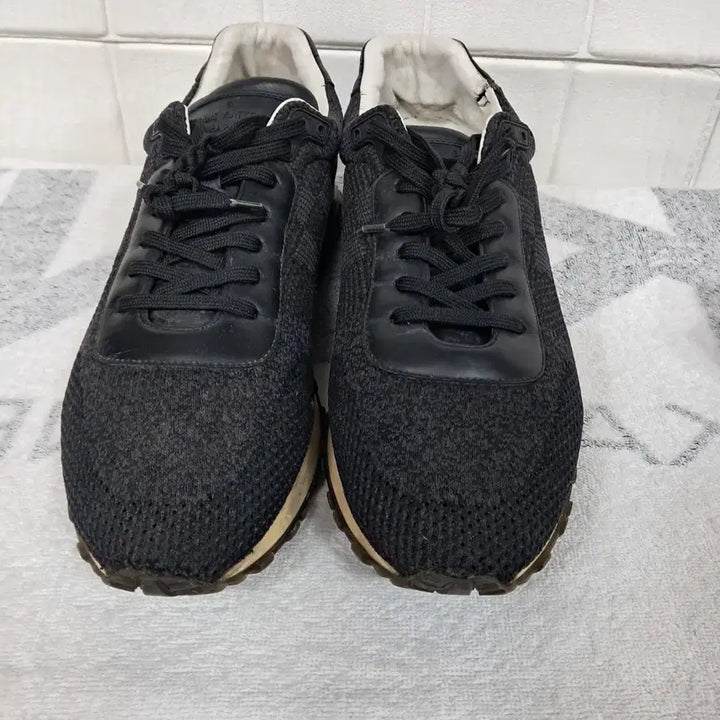 [BUNJANG] Louis Vuitton Black Sneakers / 루이비통 블랙 스니커즈 운동화