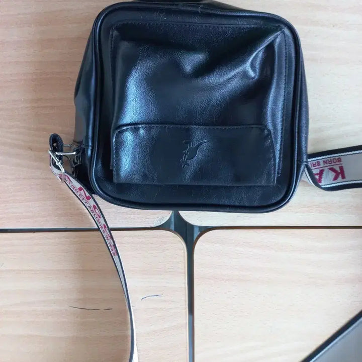 [BUNJANG] Kangol Black Mini Crossbody Bag / 캉골 가방 블랙 미니 크로스백