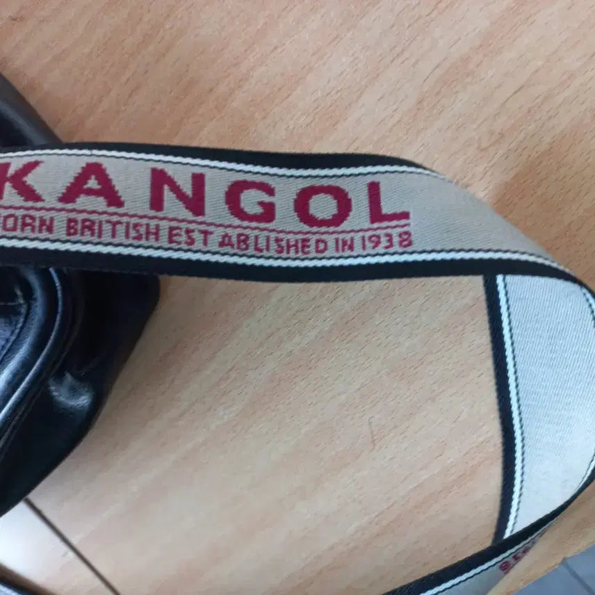 [BUNJANG] Kangol Black Mini Crossbody Bag / 캉골 가방 블랙 미니 크로스백