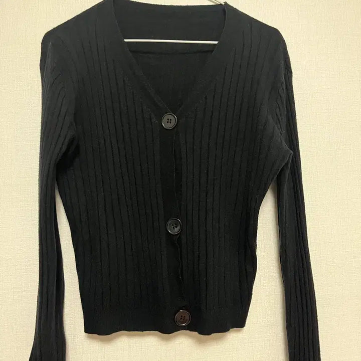 [BUNJANG] Black Button Long Sleeve T-Shirt / 검정 단추 긴팔티