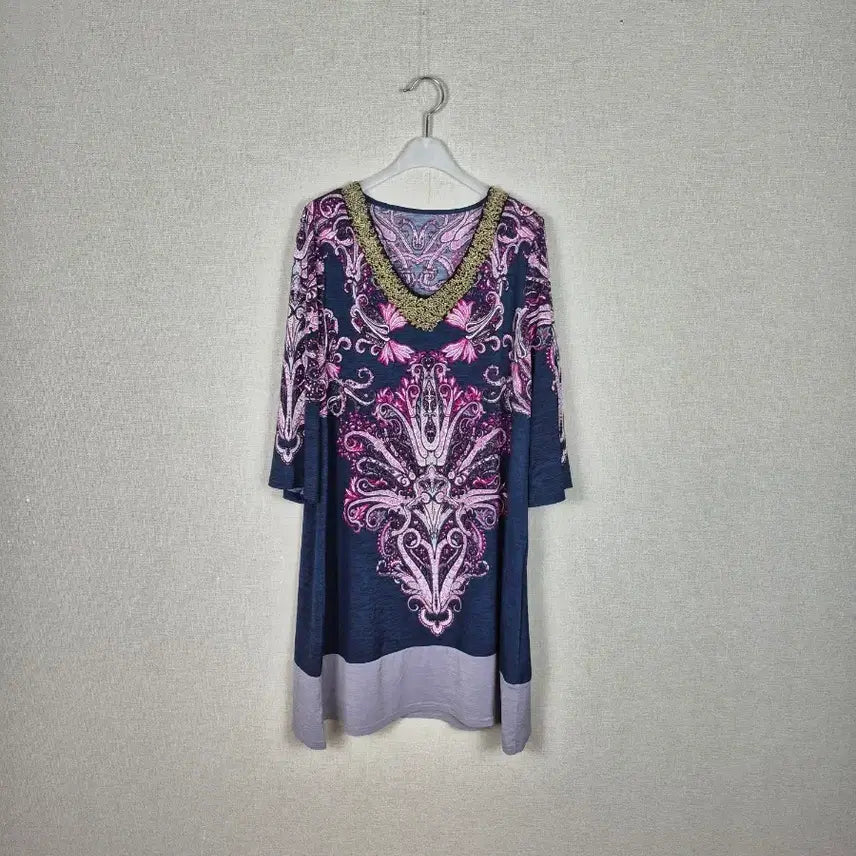 [BUNJANG] V-Neck Pattern Dress with Beaded Embellishments / (
