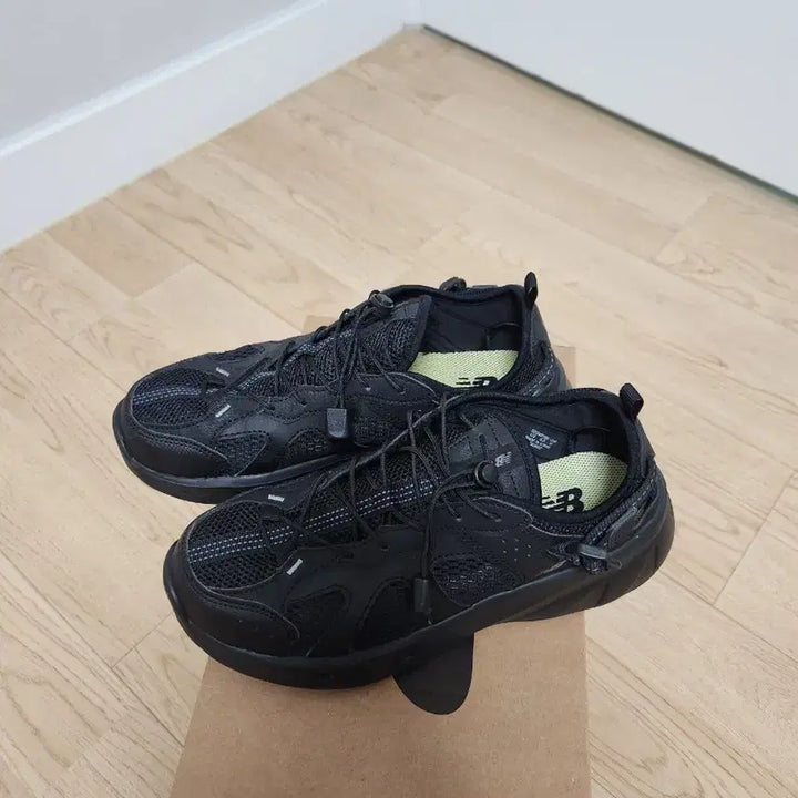 [BUNJANG] New Balance Kave SD2401BK Sneakers / 뉴발란스 케이브