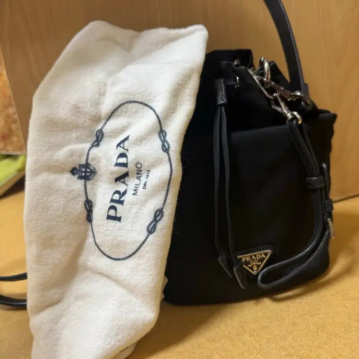 [BUNJANG] Prada Black Bucket Bag with Dust Bag / 프라다 버킷백 블랙 + 더스트백