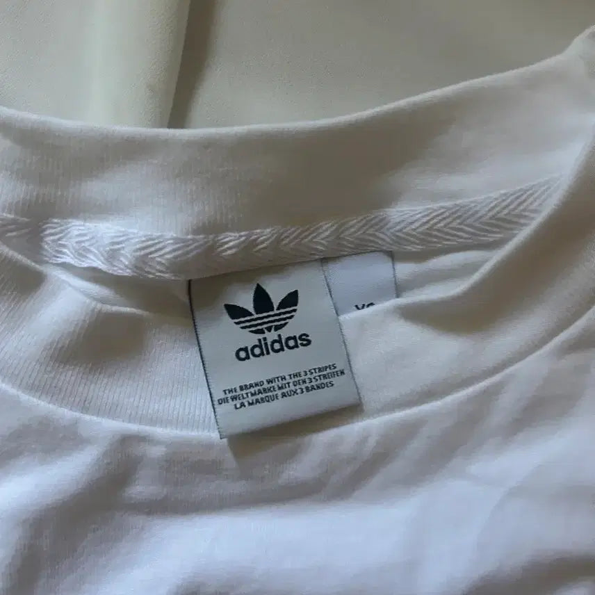 [BUNJANG] Adidas White Tank Top XS / 아디다스 흰색 나시티 XS .(143)