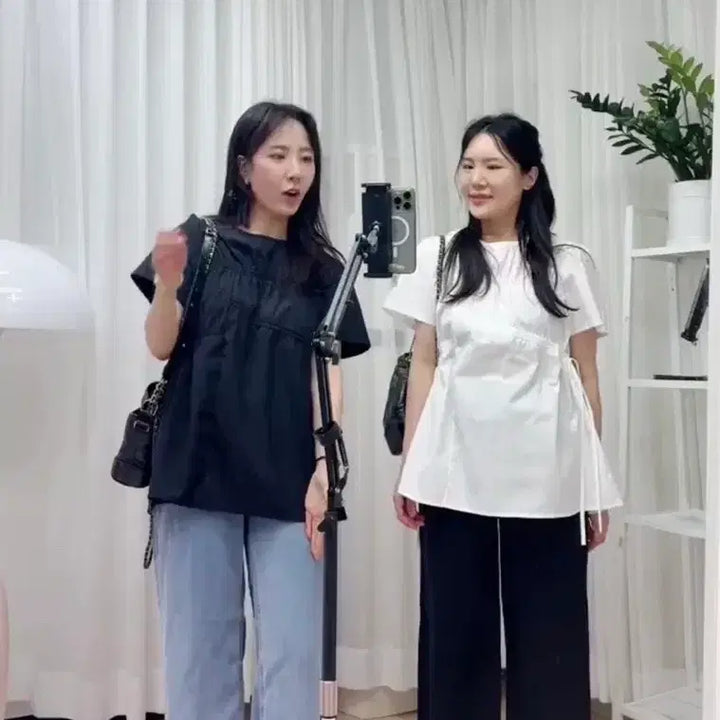 [BUNJANG] Madj Sring Blouse Black / 마드제이 셔링블라우스 블랙 새상품