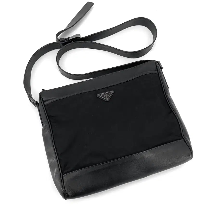 [BUNJANG] Prada Triangle Logo Messenger Bag / 프라다 삼각로고 메신저백