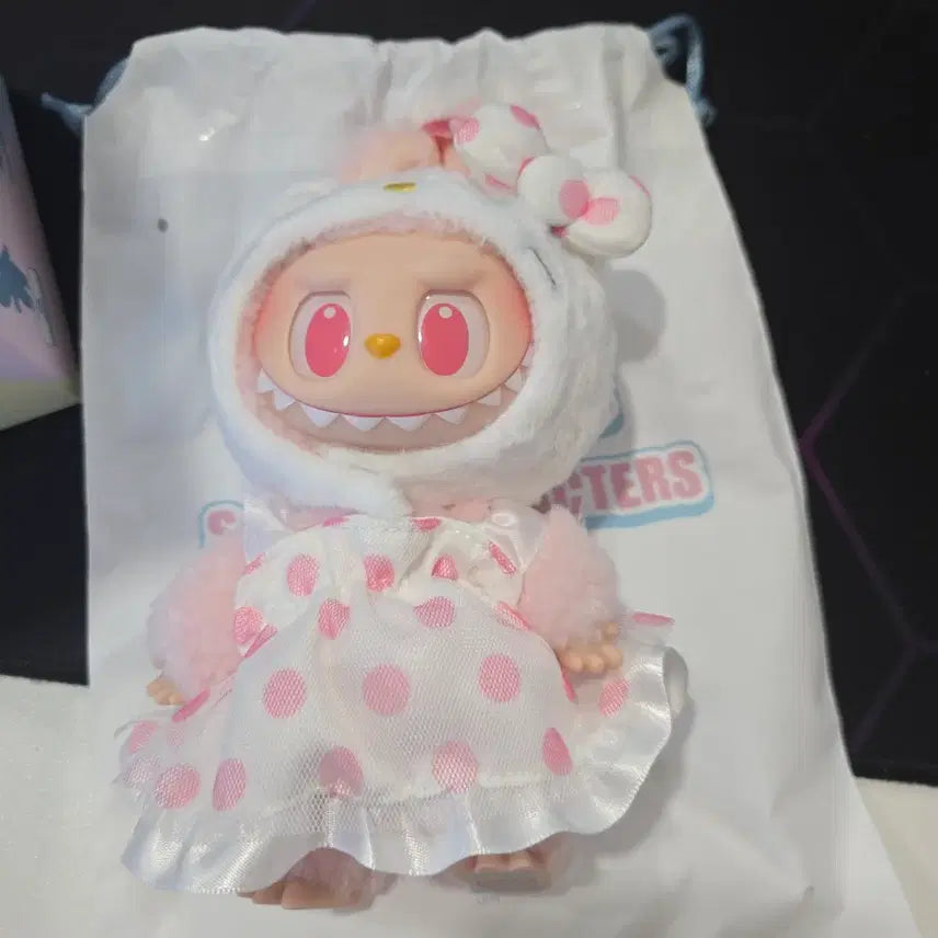 [BUNJANG] Pop Mart x Sanrio Collaboration Hello Kitty Plush Keychain / 팝마트 몬스터즈 산리오 콜라보 인형 키티