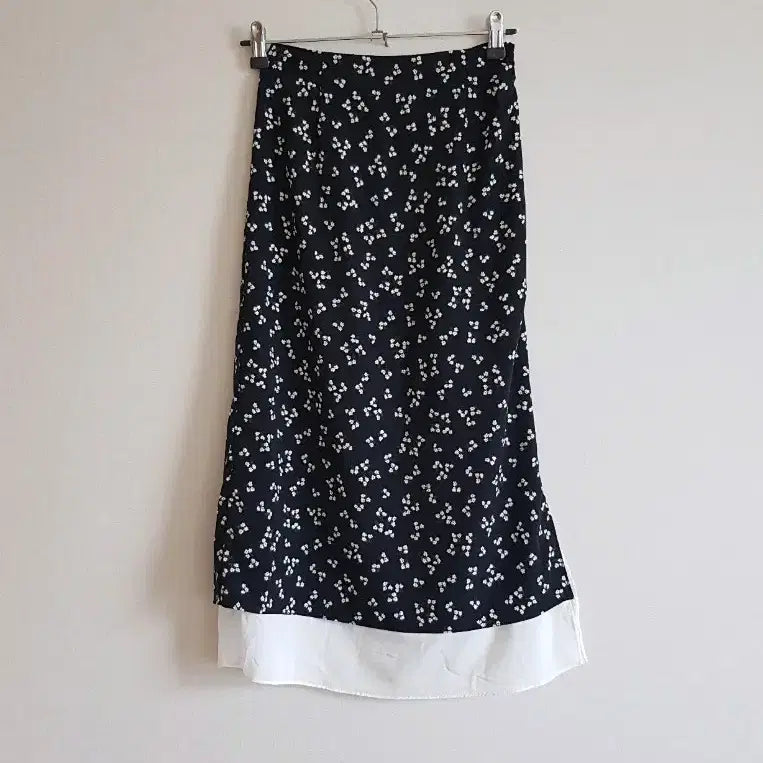 [BUNJANG] Floral Pattern Long Skirt Black / 플라워패턴 롱 스커트 블랙