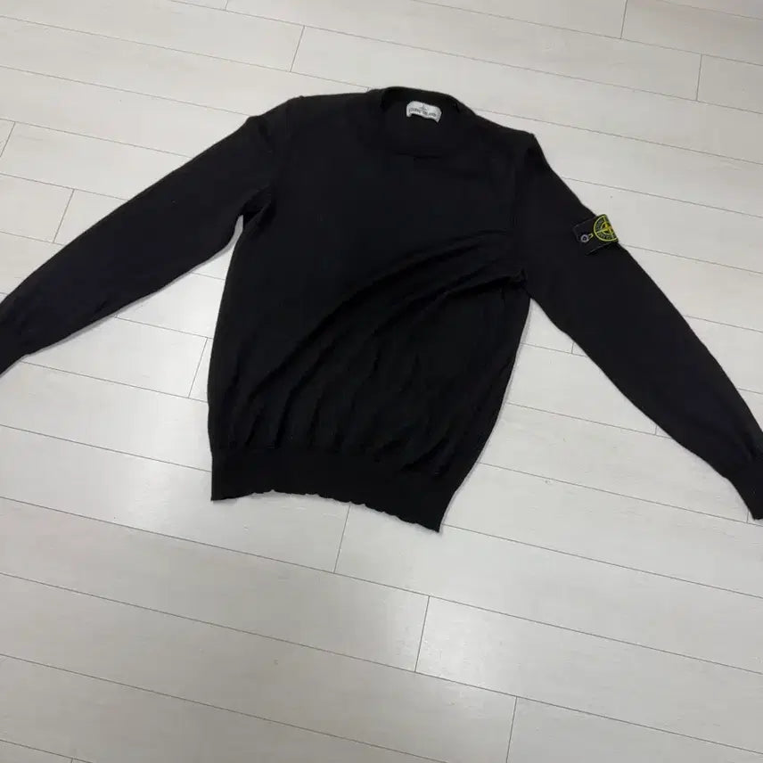 [BUNJANG] Stone Island Knit L / 스톤아일랜드 니트 L 사이즈  상태 9.2/10  사진 찍고 절대 안입습