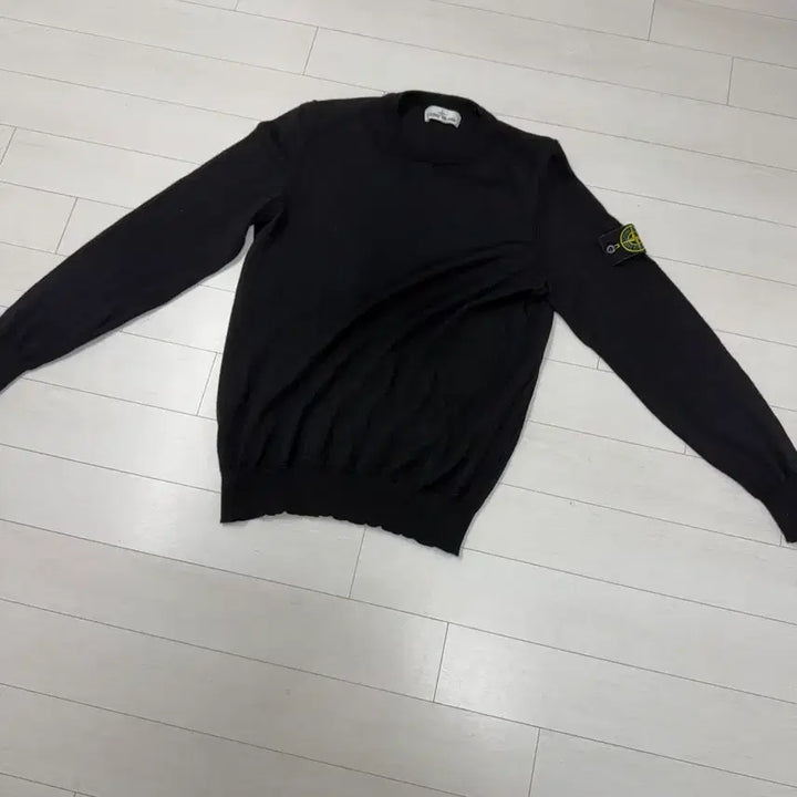 [BUNJANG] Stone Island Knit L / 스톤아일랜드 니트 L 사이즈  상태 9.2/10  사진 찍고 절대 안입습