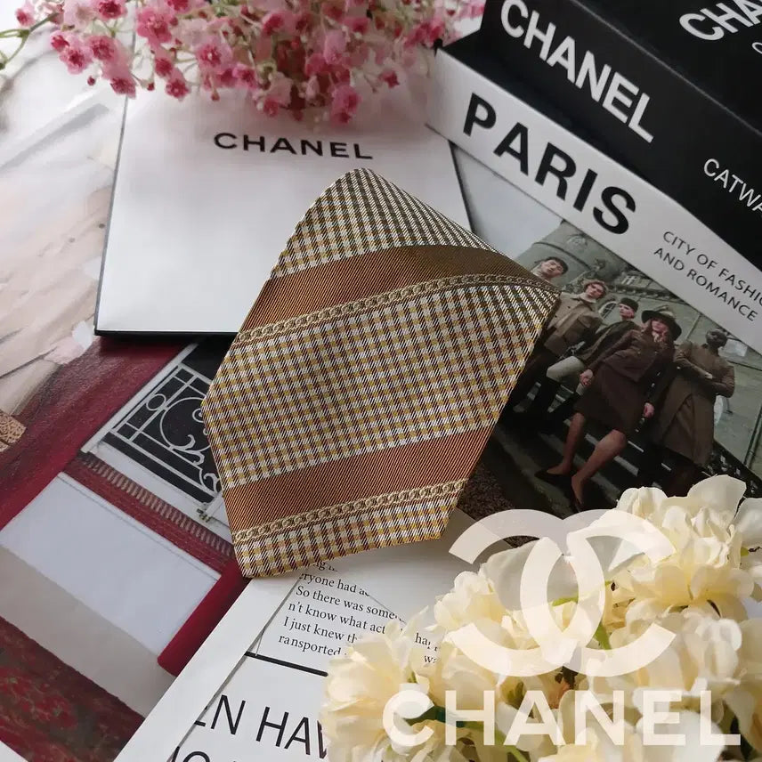 [BUNJANG] Chanel Silk Brown Check Pattern Necktie 9.9cm / 샤넬 실크 브라운 체크 패턴 넥타이 9.9cm A+등급 E1030