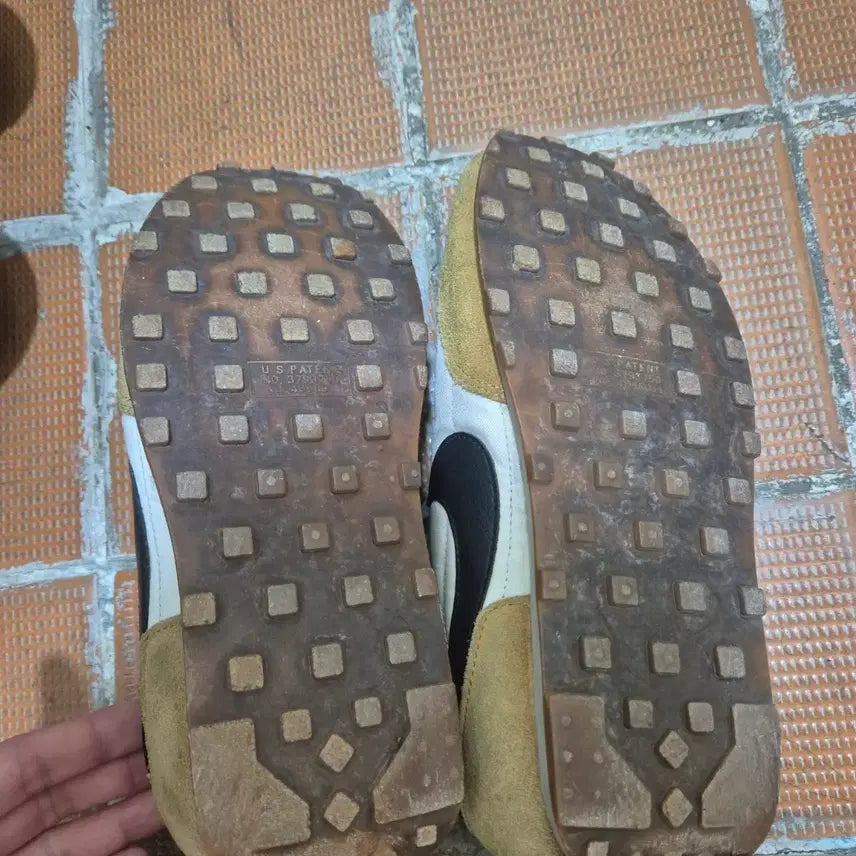 [BUNJANG] Nike Daybreak Beige/Fluorescent Sneakers US 8 / 나이키 데이브레이크 베이지형광 260