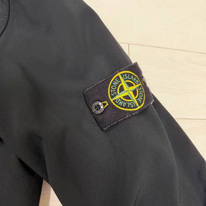 [BUNJANG] Stone Island Light Soft Shell Jacket L / 스톤아일랜드 라이트 소프트 쉘 L 사이즈  상태 9.5/10  사진 찍고