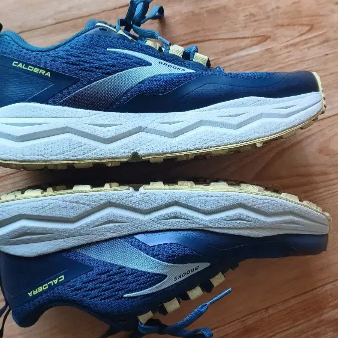 [BUNJANG] Brooks Caldera 5 Running Shoes 245mm / 브룩스 칼데라5 런닝화 245mm