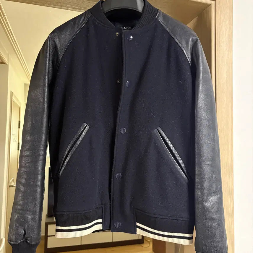 [BUNJANG] APC Stadium Bomber Jacket Navy Size M / APC / 스타디움 봄버 / M 사이즈 / 100 / 네이비 /