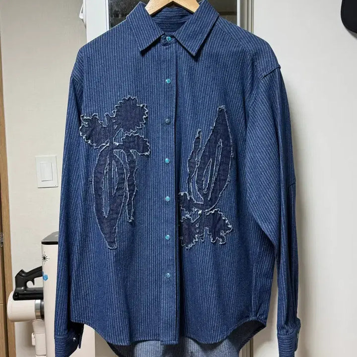 [BUNJANG] Anonymous Anonymous Flower Denim Shirt Size 1 / 아노니모아노니마 플라워 데님 셔츠 1사이즈