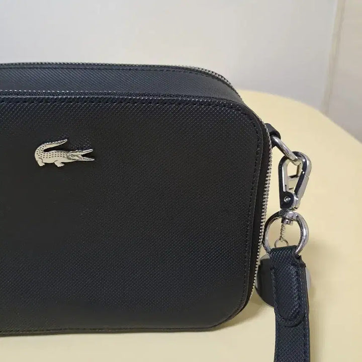 [BUNJANG] Lacoste Double Zipper Mini Crossbody Bag / 라코스테  쌍지퍼 미니크로스백