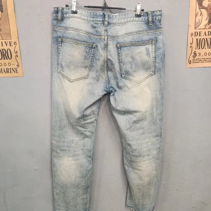 [BUNJANG] Balenciaga Distressed Washed Denim Jeans / 발렌시아가 데미지 워싱 데님 청바지