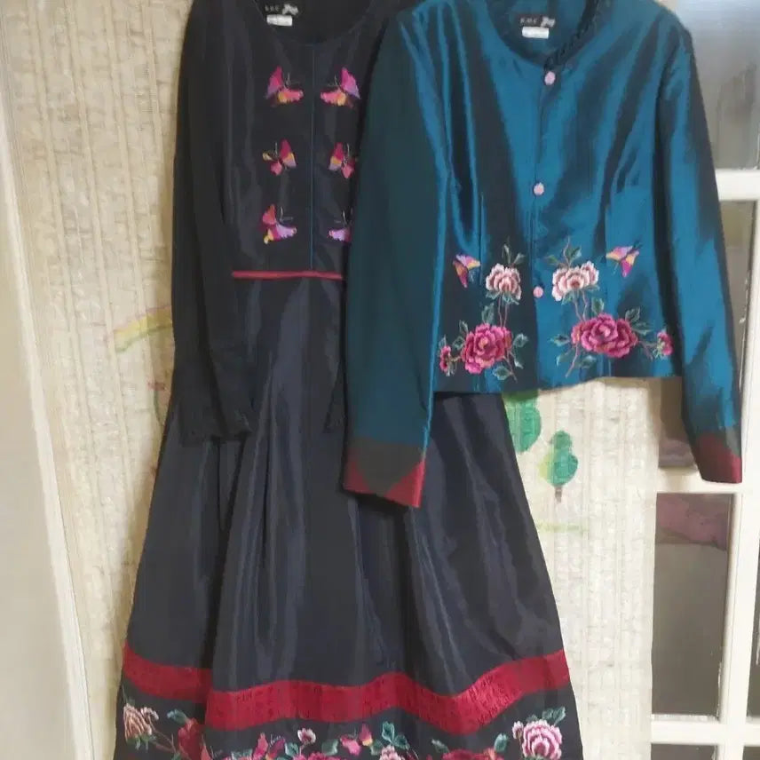 [BUNJANG] KDC Kkam Embroidered Ensemble Dress &amp; Jacket Set / KDC 깜)꽃 자수 앙상블 원피스 &amp; 자켓 세트66~77