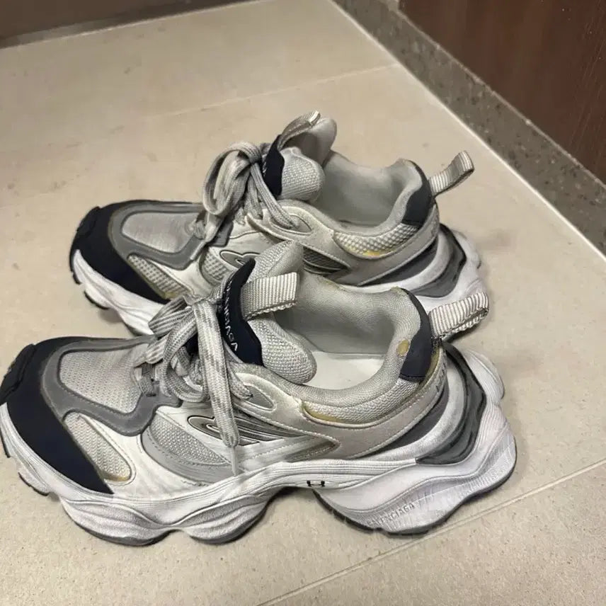 [BUNJANG] Balenciaga Cargo Sneakers / 발렌시아가 카고 스니커즈 41