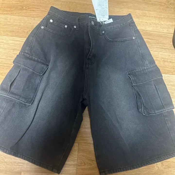 [BUNJANG] Avandresser Black Denim Cargo Shorts / 아반드레서 블랙 데님 카고 반바지 새것