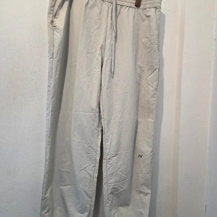 [BUNJANG] LAZYBEE Drawstring Training Pants / LAZYBEE 드로우스트링 트레이닝 팬츠