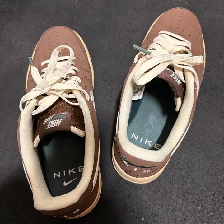 [BUNJANG] Nike Air Force 1 Coconut Milk 265 / 나이키 카카오 코코넛밀크 포스 265