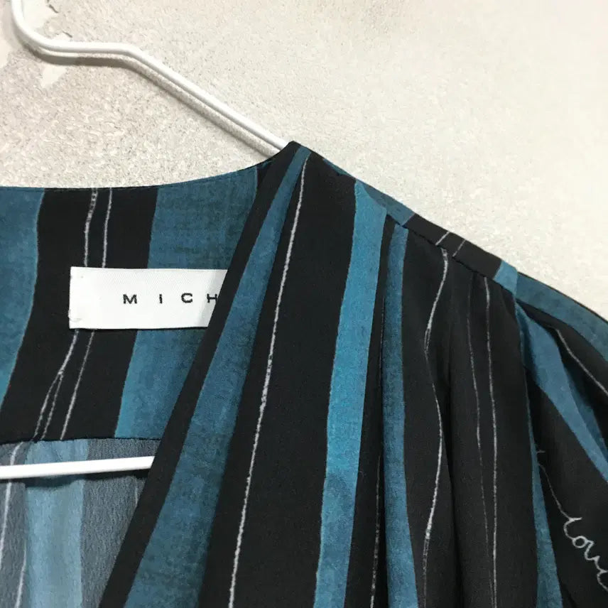 [BUNJANG] MICHAA Striped Blouse / MICHAA 미샤 스트라이프 블라우스 85