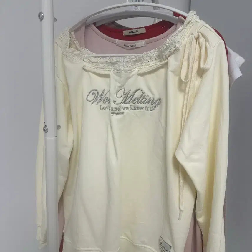 [SOLD OUT] 제로플래닛 오프숄더 맨투맨