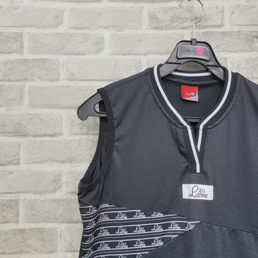 [BUNJANG] Sleeveless T-Shirt Size 55 / ㄹ119 민소매 티셔츠 55