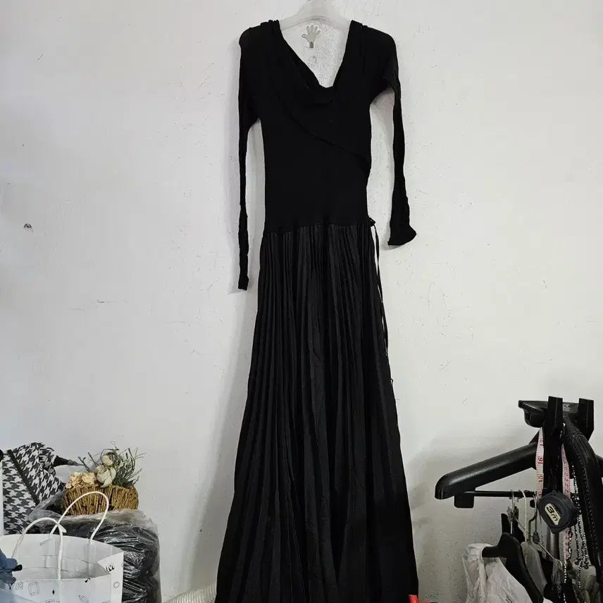 [BUNJANG] Black Pleated Long Dress / 블랙 플리츠 롱 원피스55