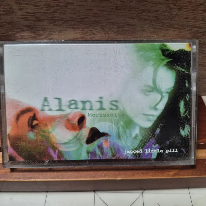[BUNJANG] Alanis Morissette Jagged Little Pill Cassette Tape / 알라니스 모리셋 Jagged Little Pill 카세트테이프