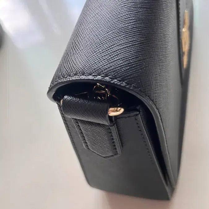 [BUNJANG] Daks Black Logo Point Crossbody Bag / 닥스 블랙 로고 포인트 크로스백