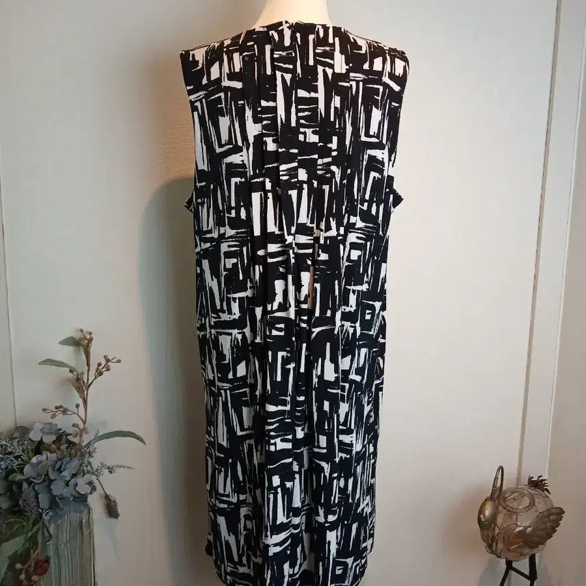 [BUNJANG] Calvin Klein Rayon Sleeveless Maxi Dress / 캘빈클라인 몽탁소재 민소매원피스/사이즈L.  100