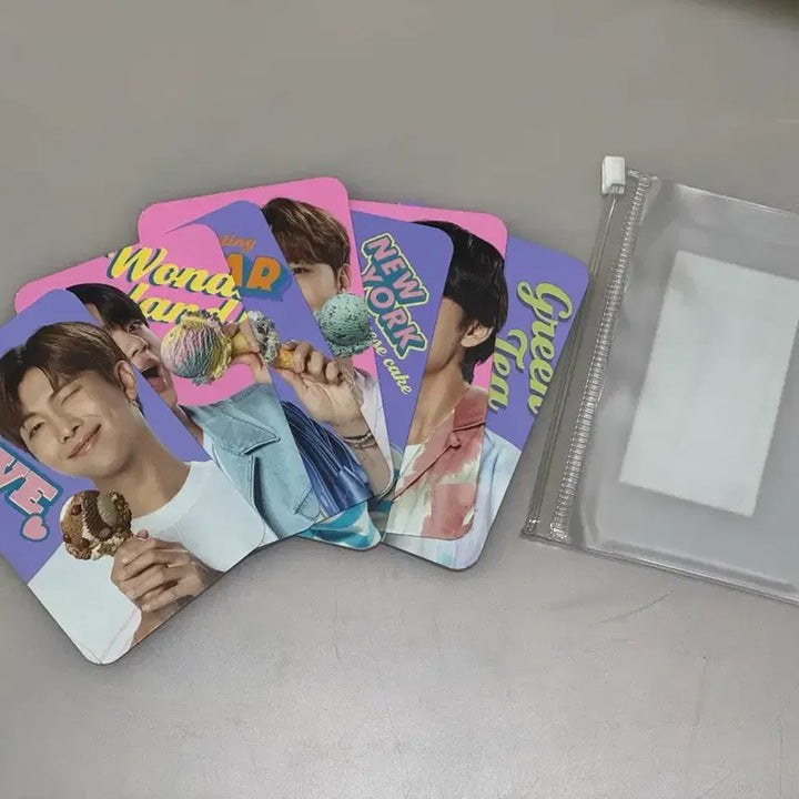 [BUNJANG] BTS x Baskin Robbins Collaboration 7 Keychain &amp; Photocard Set / BTS 베스킨라빈스 콜라보 7 키링 &amp; 포카 세트
