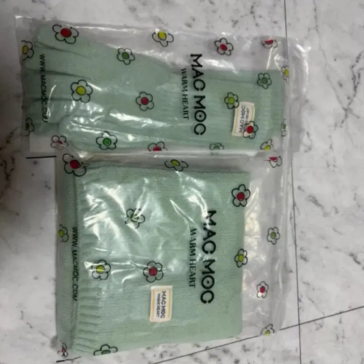 [BUNJANG] MARKMOCK Scarf &amp; Glove Set / 마크모크 목도리 &amp; 장갑세트