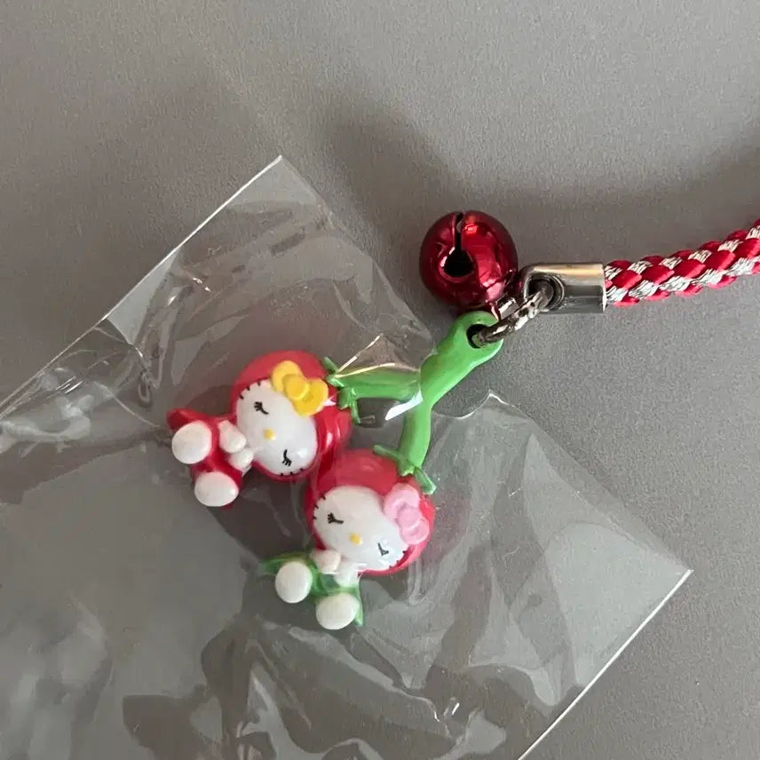 [BUNJANG] Sanrio Hello Kitty Tomato Mimi Strap (Sealed) / (미개봉) 키티스트랩 토마토 미미