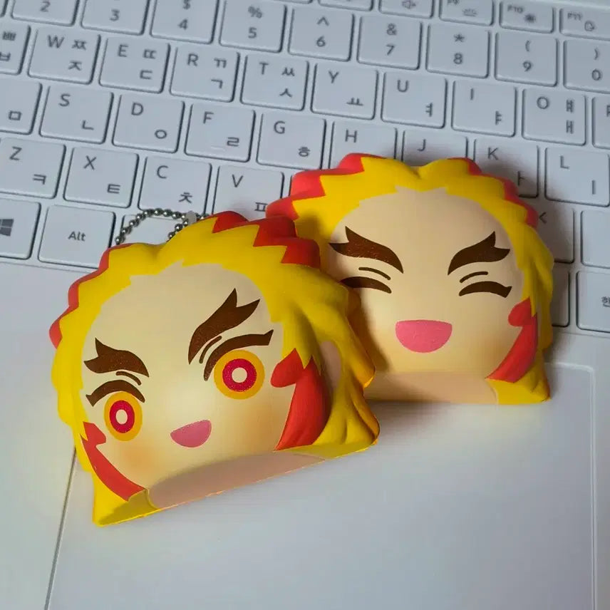[BUNJANG] Demon Slayer Rengoku Squishy Keychain / 귀멸의 칼날 렌고쿠 스퀴시 스쿼시 말랑이 키링팝니다