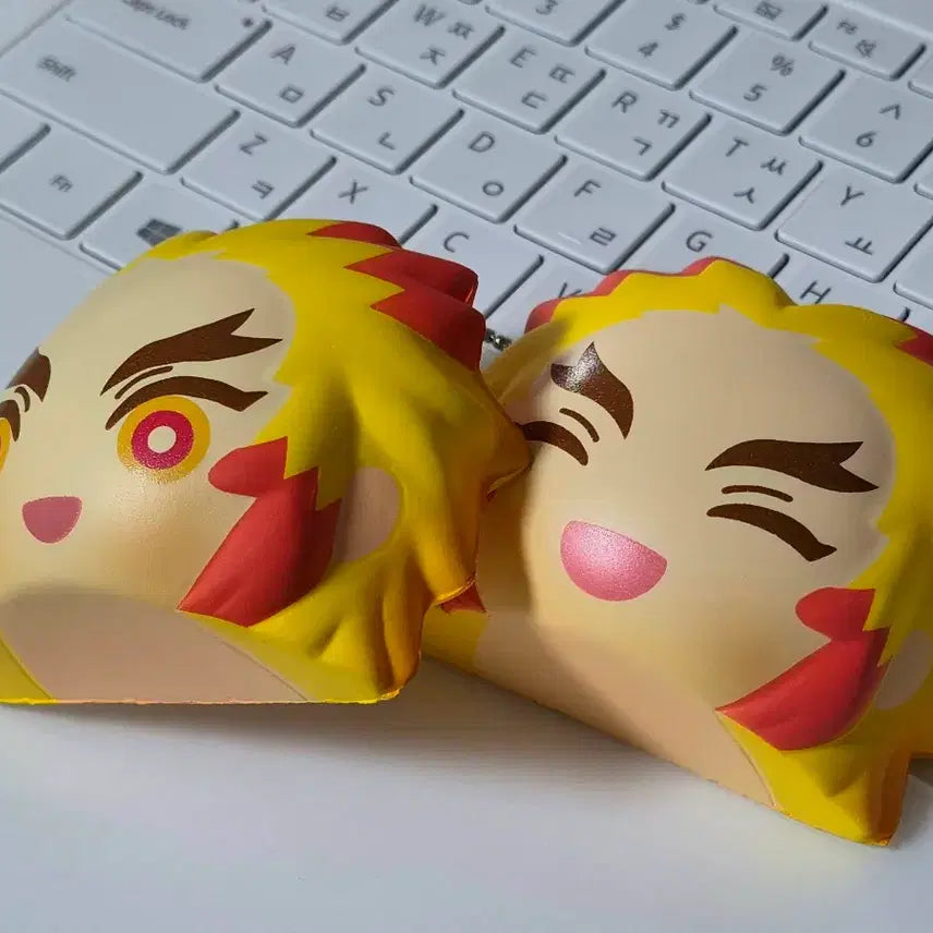 [BUNJANG] Demon Slayer Rengoku Squishy Keychain / 귀멸의 칼날 렌고쿠 스퀴시 스쿼시 말랑이 키링팝니다