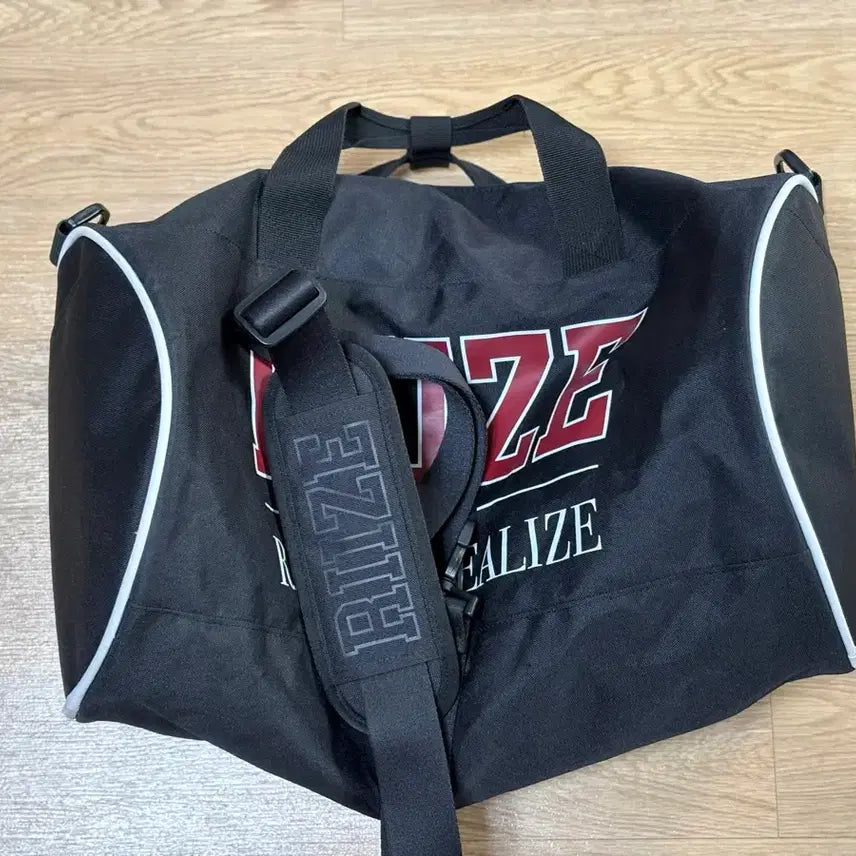 [BUNJANG] RIIZE Boston Bag (Shotaro, Eunseok, Sungchan, Wonbin, Sohee, Anton) / 라이즈 보스턴백 팔아요 (쇼타로,은석,성찬,원빈,소희,앤톤)