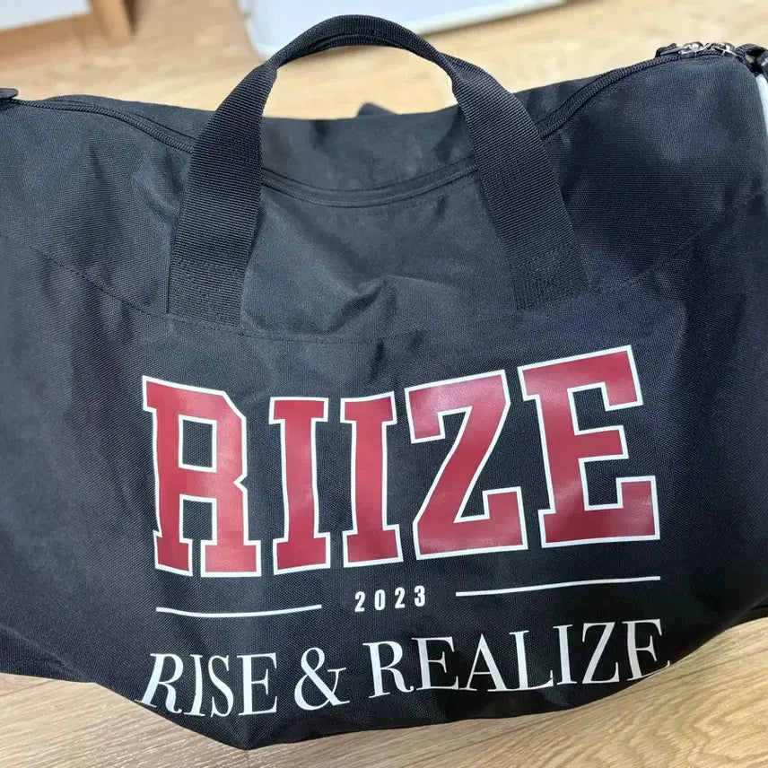 [BUNJANG] RIIZE Boston Bag (Shotaro, Eunseok, Sungchan, Wonbin, Sohee, Anton) / 라이즈 보스턴백 팔아요 (쇼타로,은석,성찬,원빈,소희,앤톤)