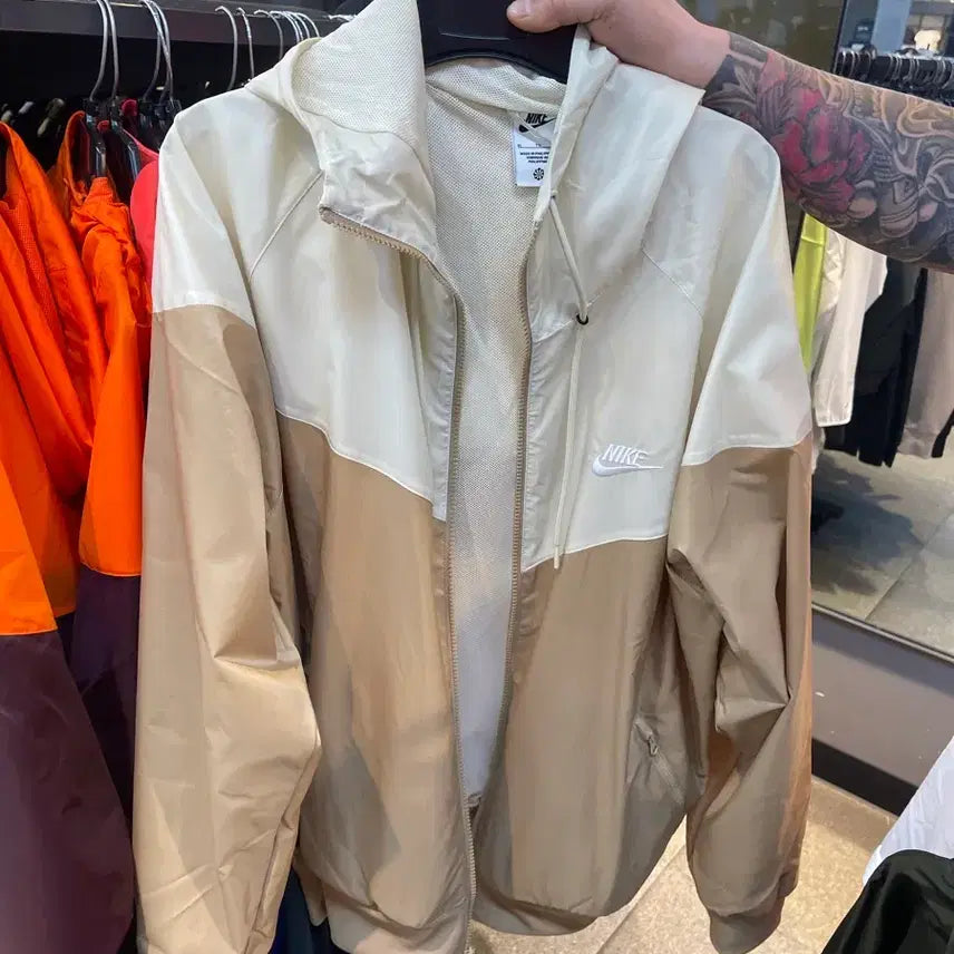 [BUNJANG] Nike Windrunner Jacket Beige/Ivory XL / 나이키 윈드러너 바람막이 XL