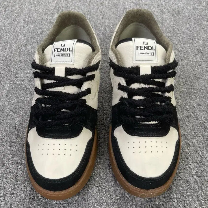 [BUNJANG] Fendi Match Black Cream Sneakers / 펜디 매치 블랙 크림 검