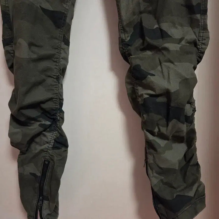 [BUNJANG] Divided Camo Cargo Jogger Pants / DIVIDED 카모 조거 팬츠 밀리터리