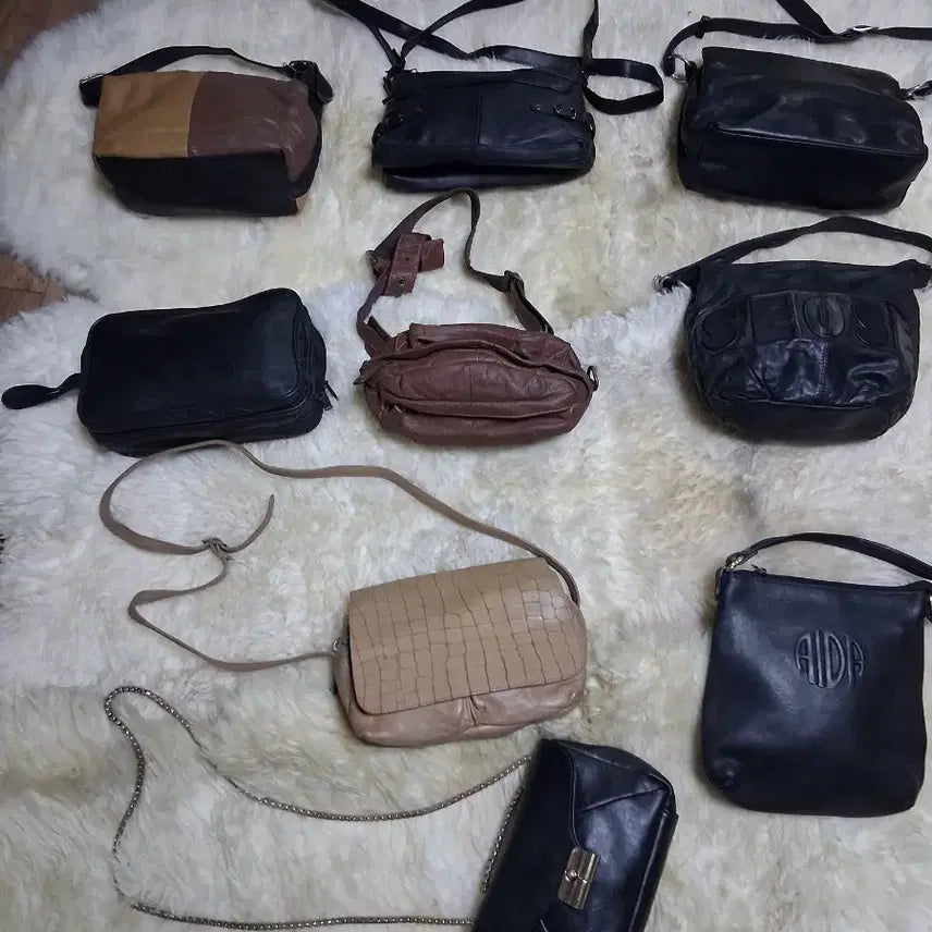 [BUNJANG] Genuine Leather Crossbody Shoulder Bag Bundle / 양가죽 크로스백/숄더백 모음 두개 1만2천