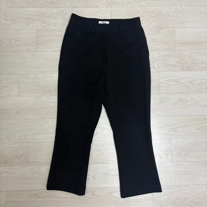[BUNJANG] Arto Maren Capri Pants / 아르토 마렌 카프리 팬츠
